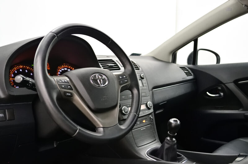 TOYOTA AVENSIS 1.8 147KM 2011′ Polska Marża