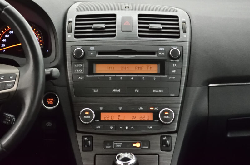 TOYOTA AVENSIS 1.8 147KM 2011′ Polska Marża