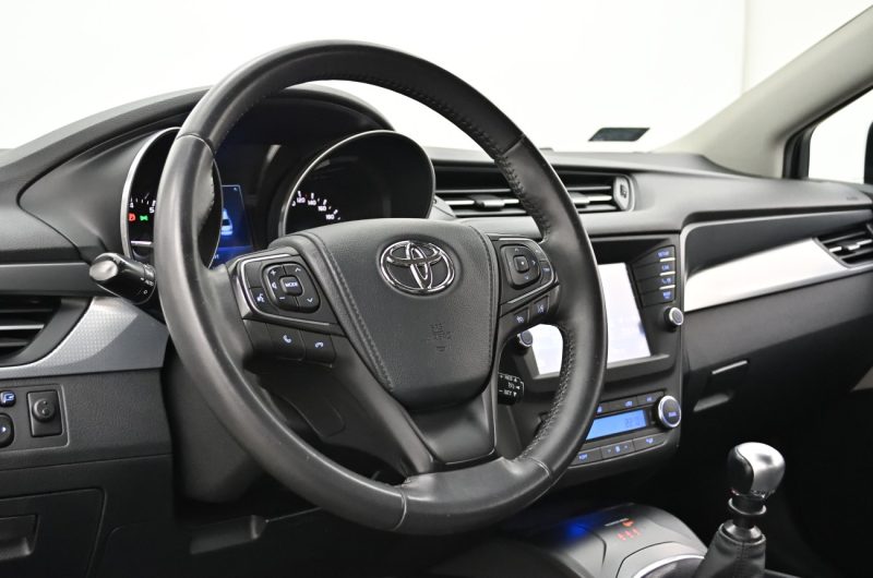 TOYOTA AVENSIS 1.8 147KM 2017′ Polska VAT23