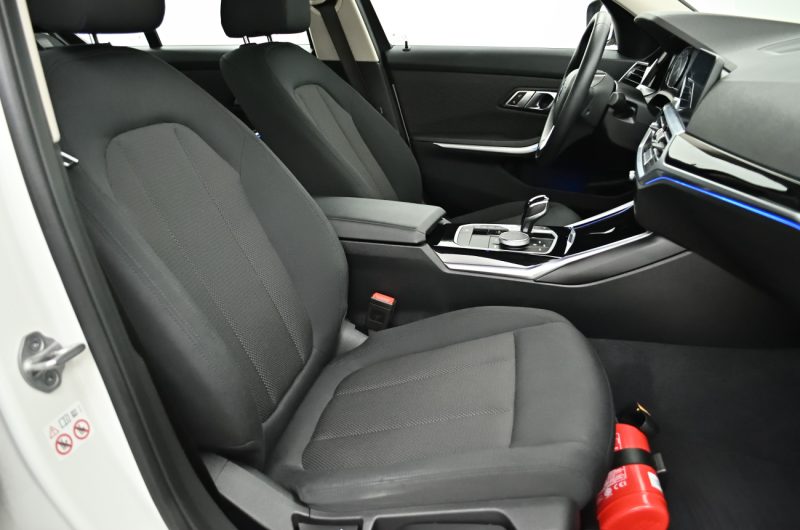 BMW 318D 2021r 2.0diesel 150KM biała FV23%