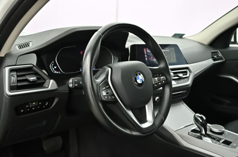 BMW 318i 2021r 2.0 Benzyna 156KM SalonPL ASO VAT23