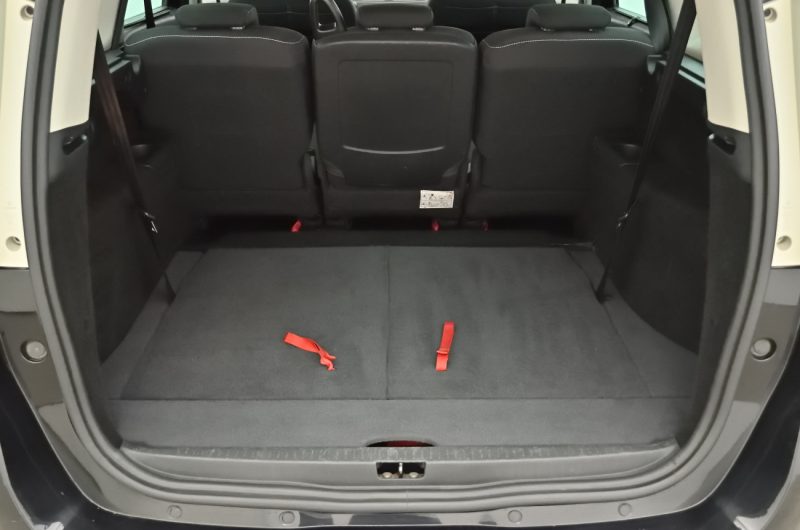 Renault Scenic 2015r 1.6 Diesel 130KM Limited 7 Osób VATmarża