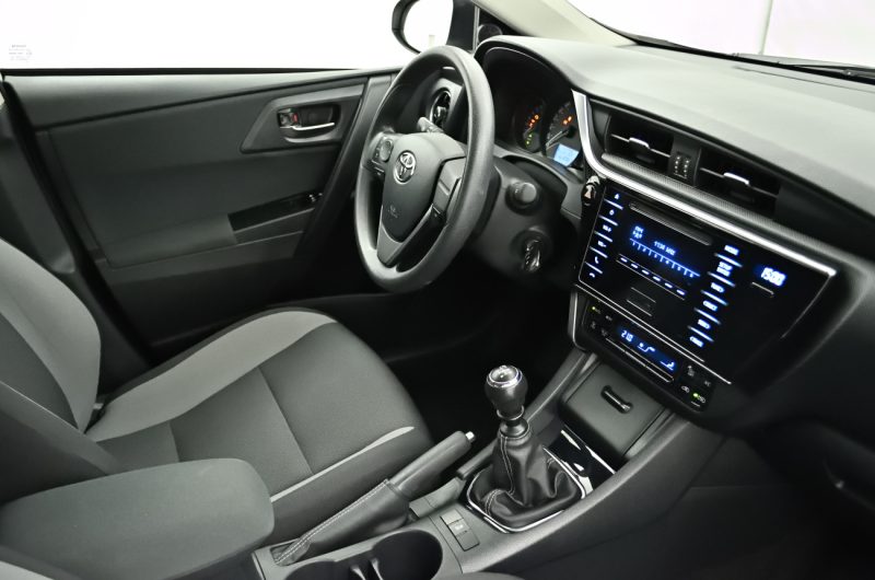 Toyota Auris 2016r 1.3 Benzyna 99KM SalonPL Active VATmarża