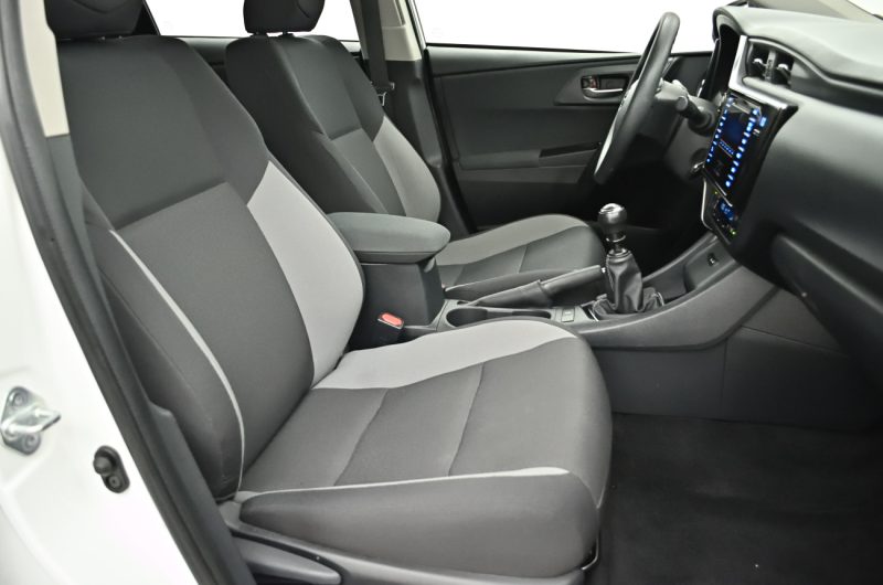 Toyota Auris 2016r 1.3 Benzyna 99KM SalonPL Active VATmarża