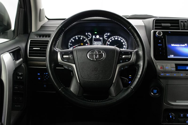 Toyota Land Cruiser Prado 2019r 4.0 Benzyna 282KM Prestige VATmarża