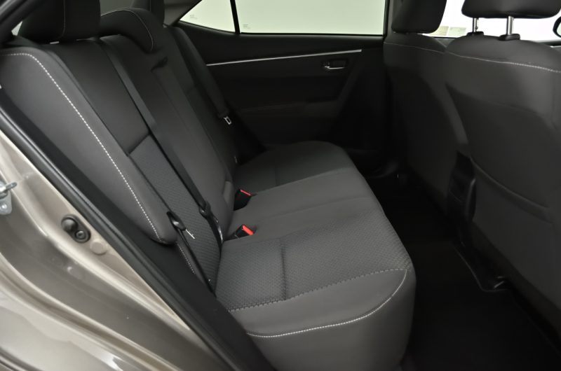 Toyota Corolla 2017r 1.6 Benzyna Premium Automat SalonPL VATmarża